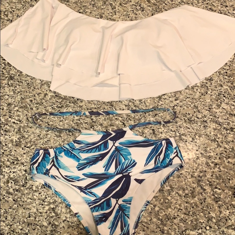 LIKE NEW (2PC) TROPICAL “BIKINI”